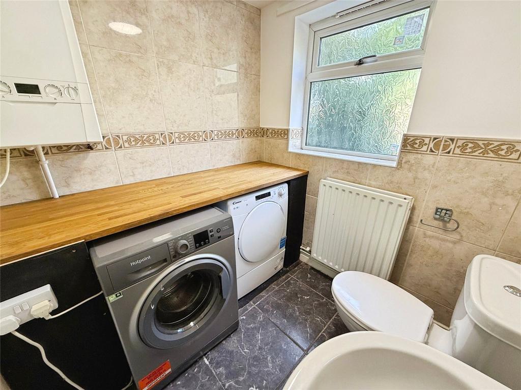 Utility Room/Wc