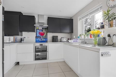 undefined, Martin Cooper Close, Caversham, Reading