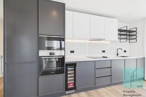 3 bedroom flat to rent, Cairncross House London SE3