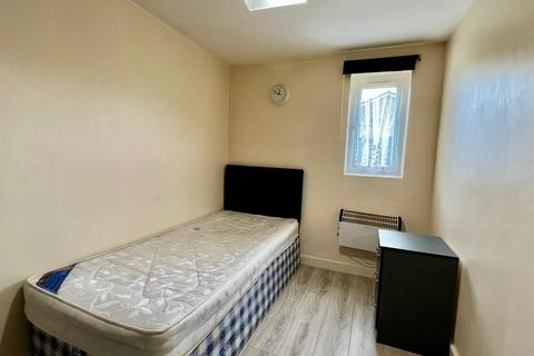 1 bedroom in a house share to rent, York Drive, Birmingham B36