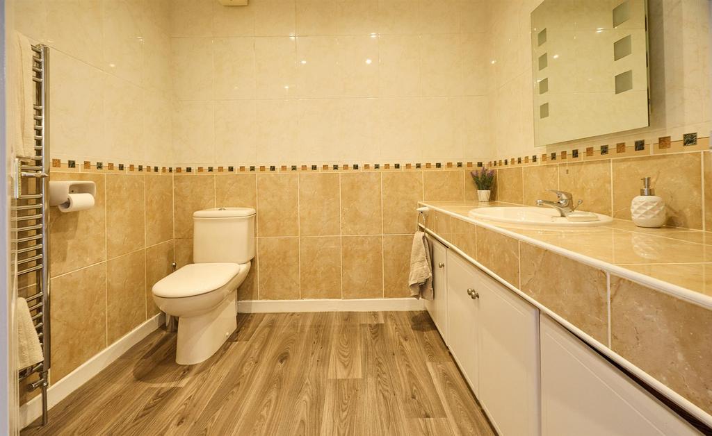 En Suite Shower Room
