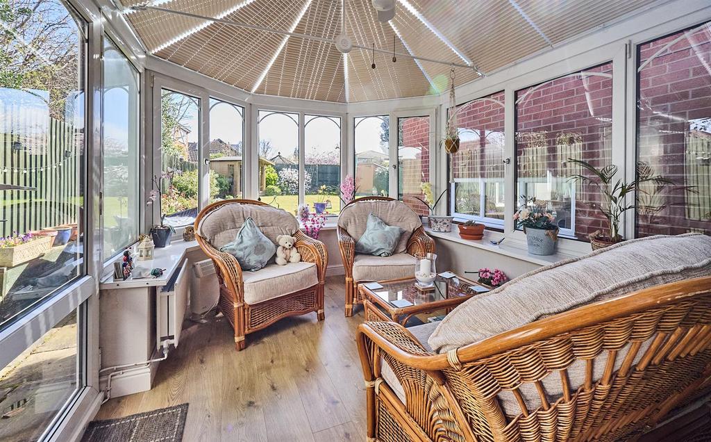 UPVC SUDG Conservatory to Rear
