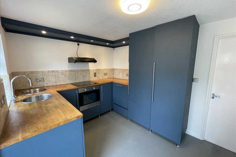 2 bedroom semi-detached house to rent, Denham Road, Acocks Green, Birmingham