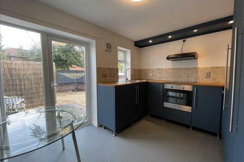 2 bedroom semi-detached house to rent, Denham Road, Acocks Green, Birmingham