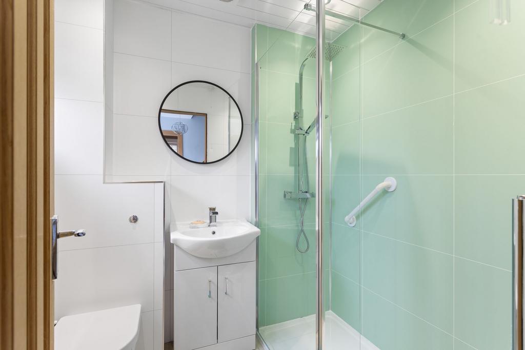 Family Shower Room