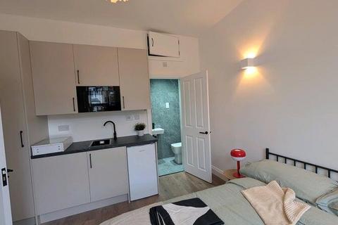 undefined, Crescent, Ealing W5