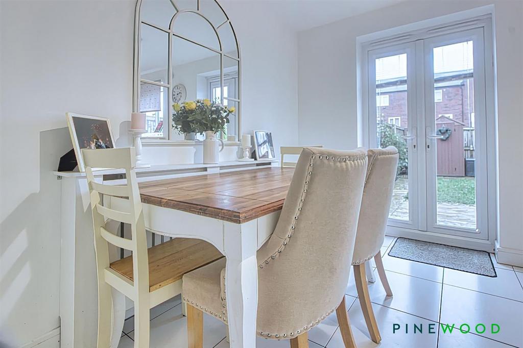 Kitchen diner