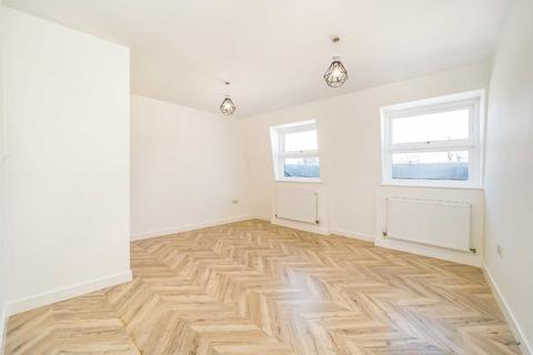 1 bedroom flat to rent, Queens Crescent, London NW5