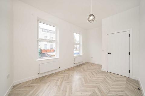 1 bedroom flat to rent, Queens Crescent, London NW5