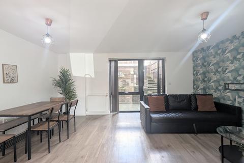 3 bedroom terraced house to rent, Fishers Way, WEMBLEY
