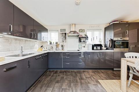 4 bedroom detached house for sale, Pit Head Drive, Aylesham, CANTERBURY