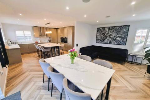 4 bedroom detached house for sale, Cheapside East, Rayleigh, Essex, SS6