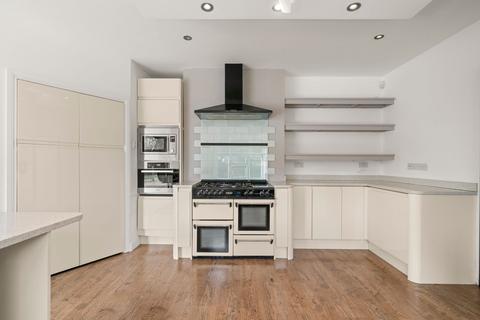 undefined, Couchmore Avenue, Esher, KT10