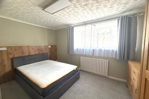 undefined, Bitterne Road East, Southampton, Hampshire, SO18