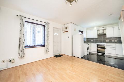 1 bedroom house to rent, Frampton Road, Hounslow TW4