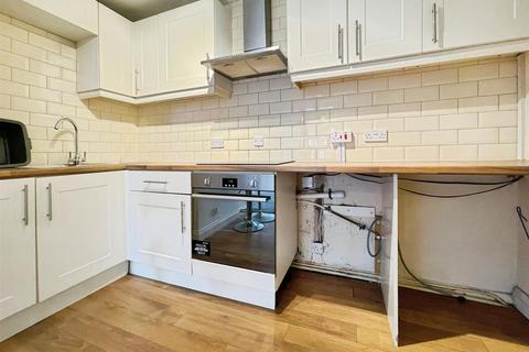 undefined, Park Road, Bradford BD10