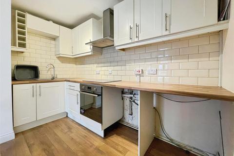 undefined, Park Road, Bradford BD10