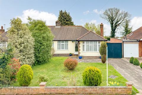 2 bedroom bungalow for sale, Hollybush Avenue, St. Albans, Hertfordshire, AL2