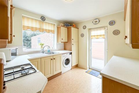 2 bedroom bungalow for sale, Hollybush Avenue, St. Albans, Hertfordshire, AL2