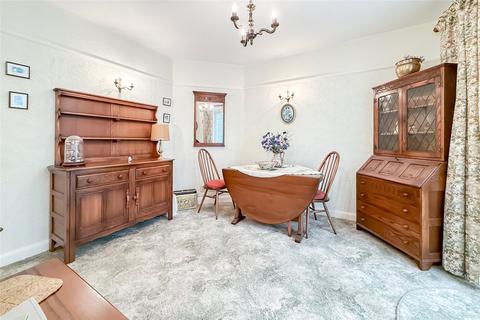 2 bedroom bungalow for sale, Hollybush Avenue, St. Albans, Hertfordshire, AL2