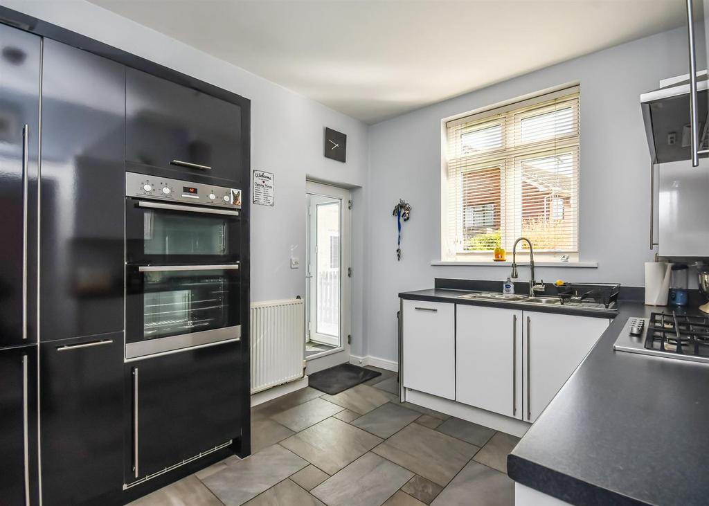 111 Taunton Avenue-7.jpg