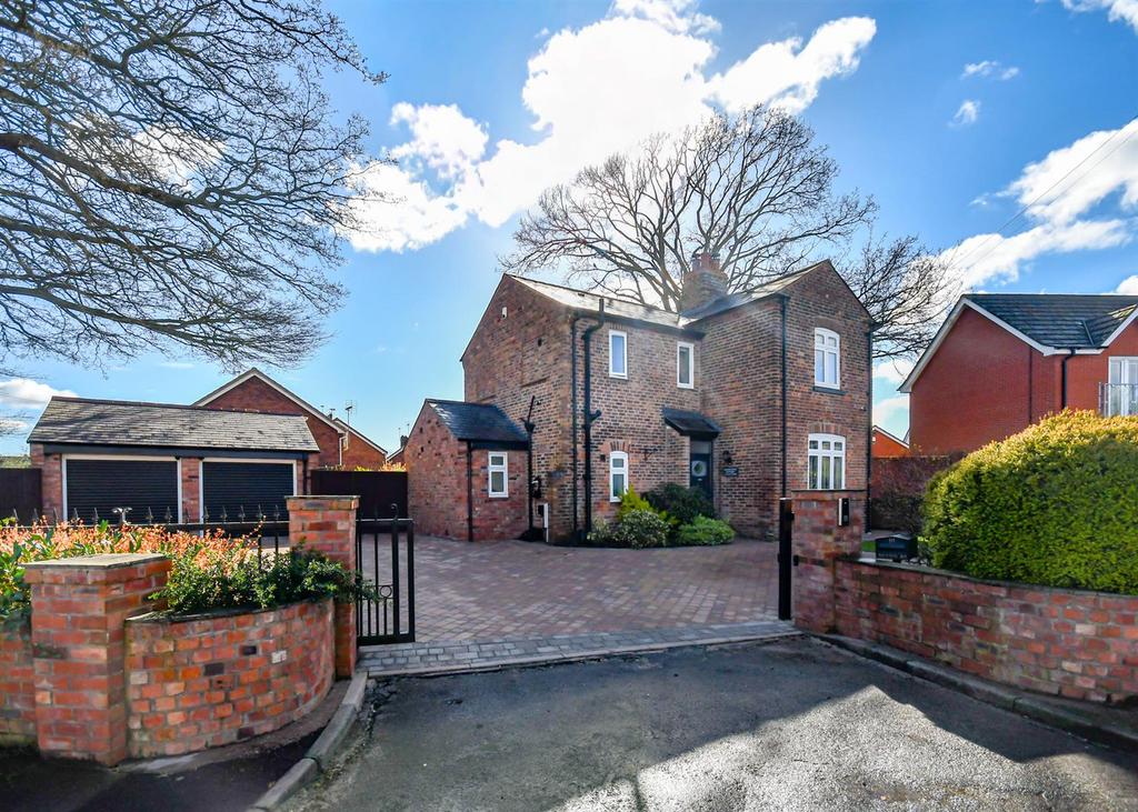 111 Taunton Avenue-18.jpg