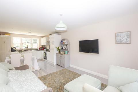 4 bedroom semi-detached house for sale, Wisteria Park Gardens, Thirsk