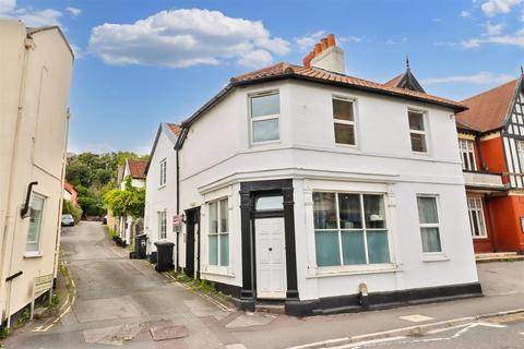undefined, Convenient location close to Clevedon Town Centre