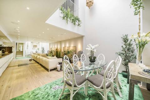 2 bedroom house to rent, Victoria Grove Mews, London W2
