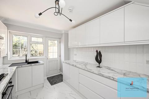 3 bedroom terraced house to rent, Fulmar Close, Hove