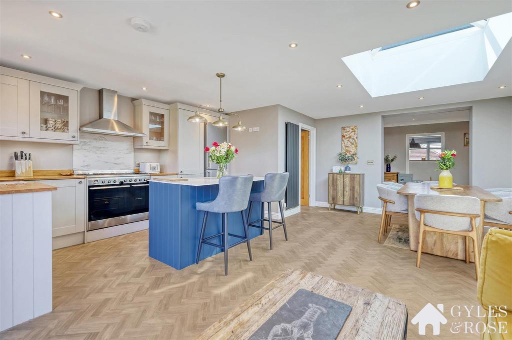 Kitchen/Dining Room