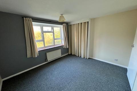 2 bedroom flat to rent, Lincoln Court, Rockhurst Drive, BN20
