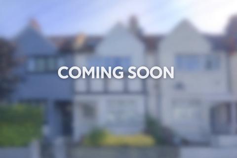 2 bedroom flat to rent, Gassiot Road, London, SW17