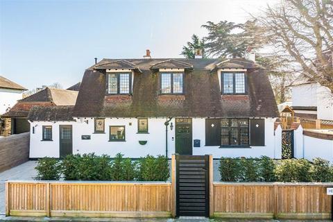 4 bedroom house to rent, Hertford Avenue, London SW14