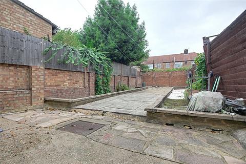 3 bedroom terraced house to rent, Oaklands Avenue, London, N9