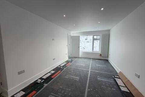 4 bedroom semi-detached house to rent, Epsom Close, WEST MALLING