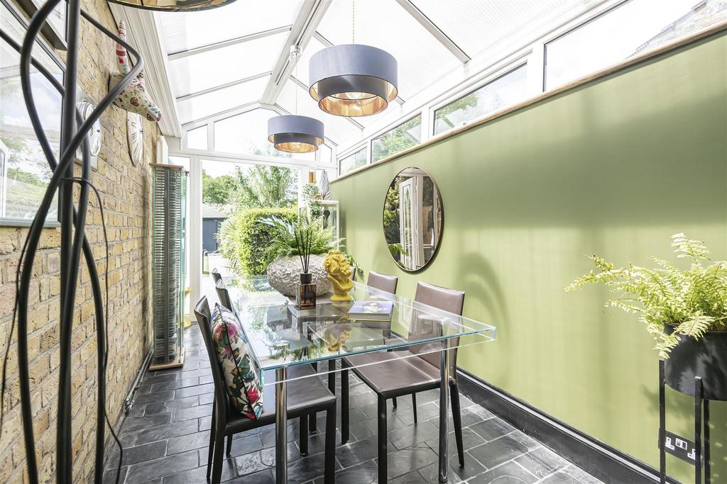 House in London, Bush Hill Park, Edmonton - View 5