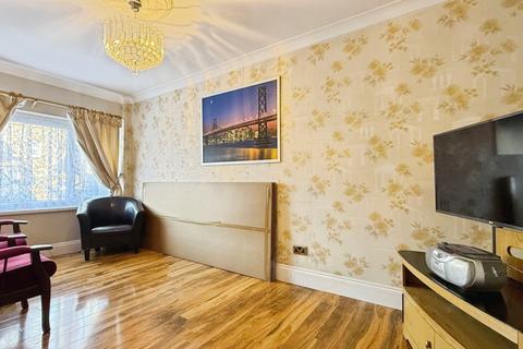 5 bedroom terraced house to rent, Aspen Green Erith DA18