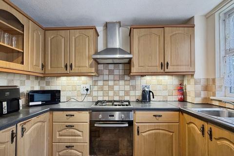 5 bedroom terraced house to rent, Aspen Green Erith DA18