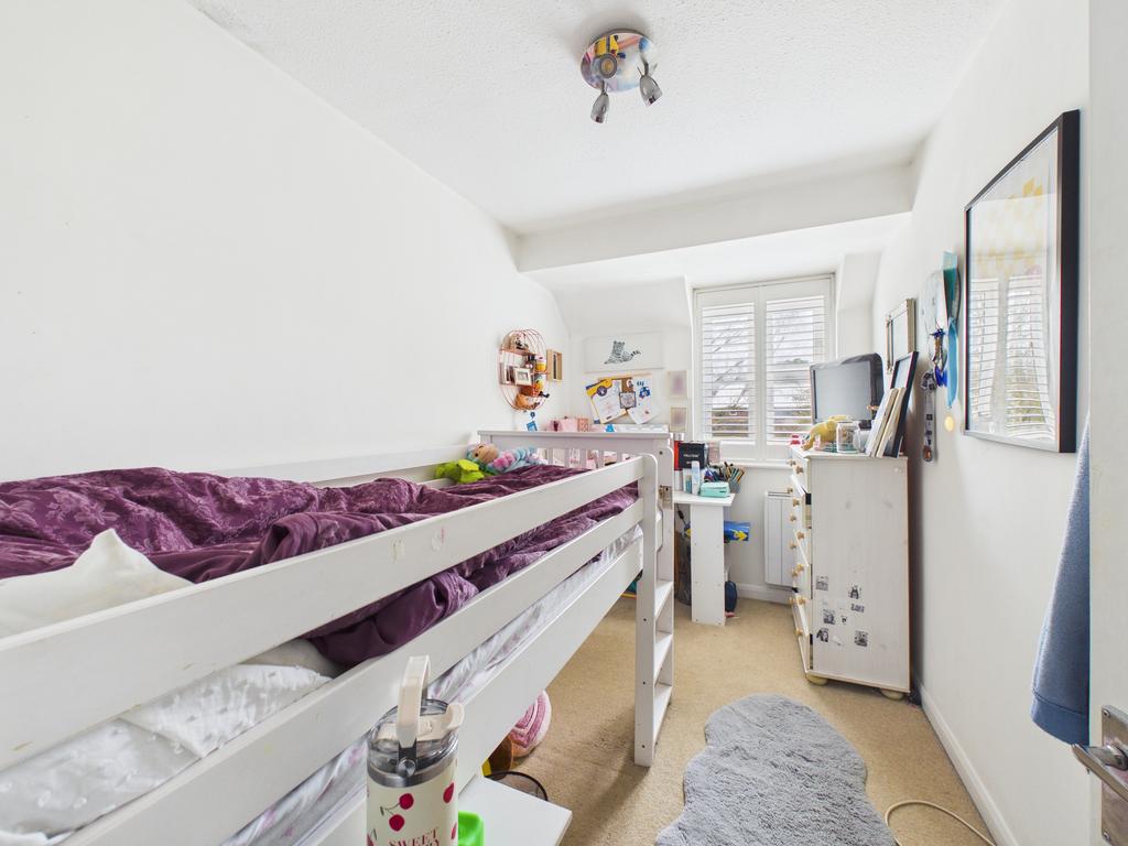 Bedroom 2 (2)