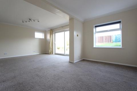 3 bedroom semi-detached bungalow for sale, Nelson Park Road, St Margarets-At-Cliffe, CT15