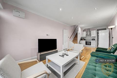 3 bedroom detached house to rent, London, London, SW16