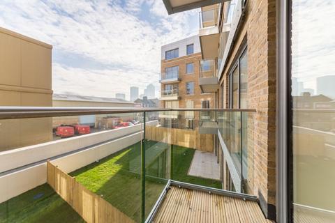 2 bedroom flat to rent, Keymer Place, London E14