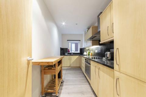 undefined, Boardwalk Place, London E14