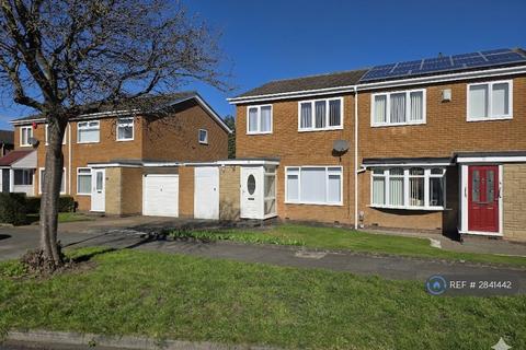 3 bedroom semi-detached house to rent, Canterbury Avenue, Wallsend, NE28