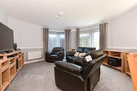 2 bedroom ground floor flat for sale, Godric Road, Newport PO30