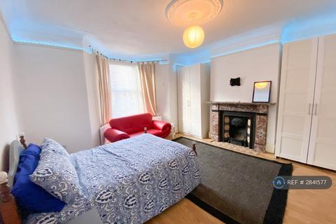undefined, Wingrove Avenue, Newcastle Upon Tyne, NE4