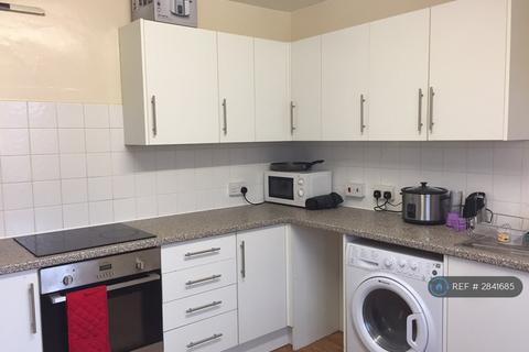 4 bedroom maisonette to rent, Stroud Crescent, London, SW15