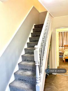 4 bedroom maisonette to rent, Stroud Crescent, London, SW15