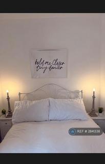2 bedroom terraced house to rent, Chalk Farm Road, London, NW1